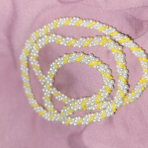 Pearl and bead necklace white and yellow